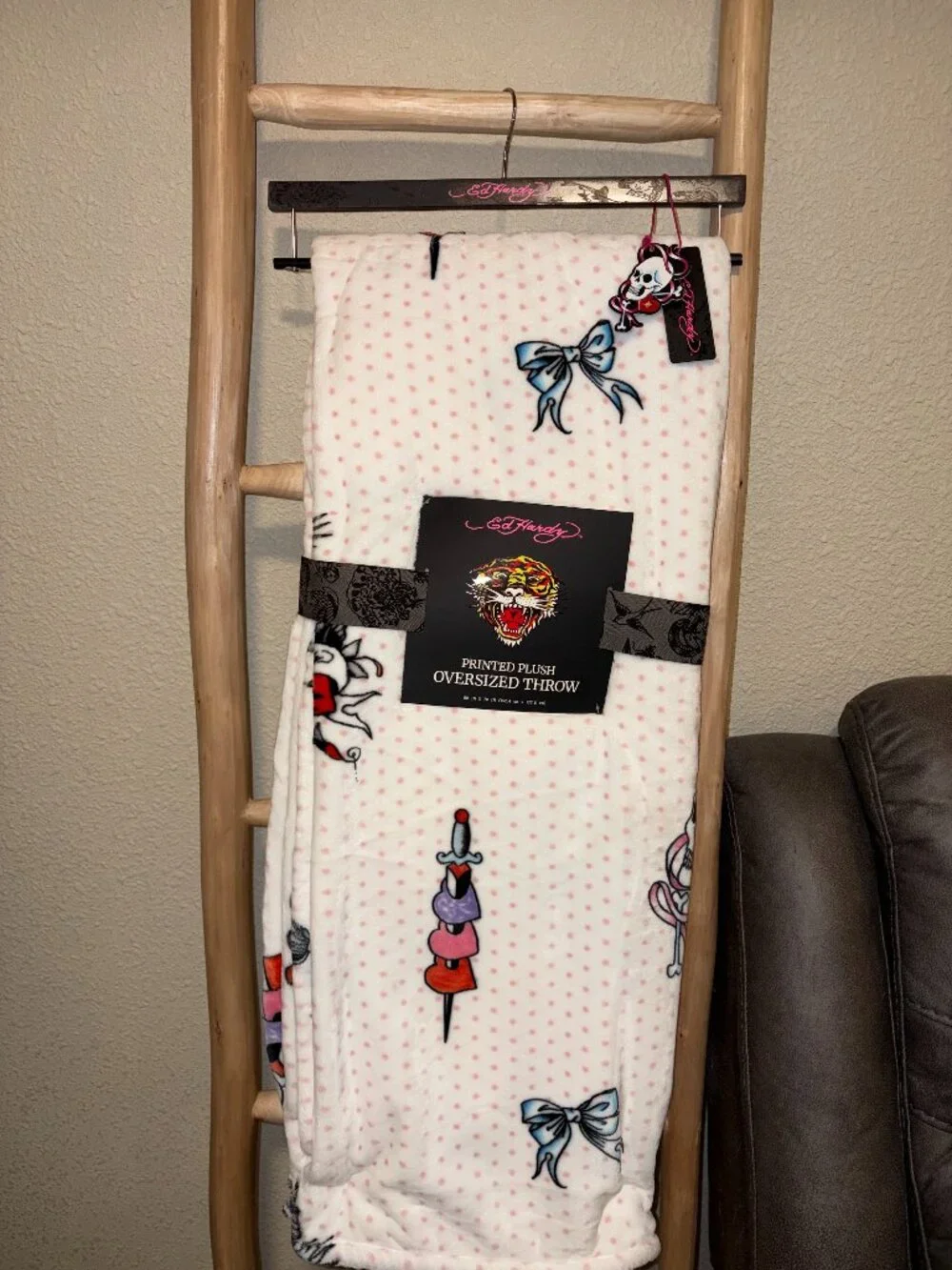 Ed Hardy Skull Bow Dagger Oversized Plush Throw Blanket 60x70 NWT